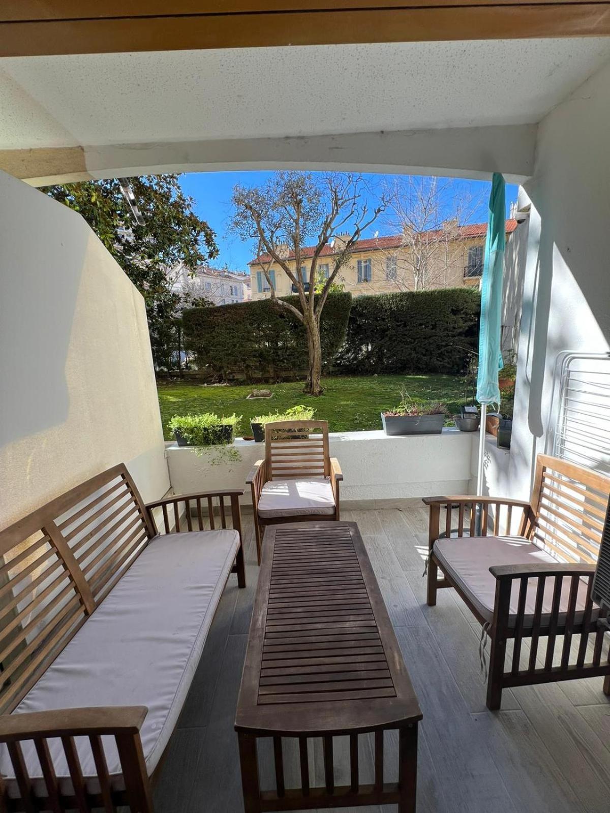 Superbe Studio Terrasse Centre Ville Et Plages A Pieds Cannes Exterior photo