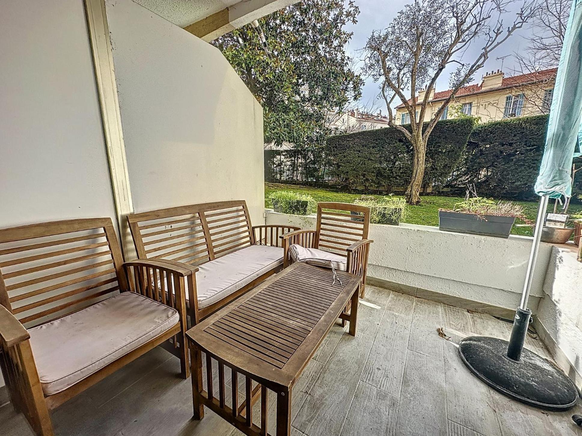 Superbe Studio Terrasse Centre Ville Et Plages A Pieds Cannes Exterior photo